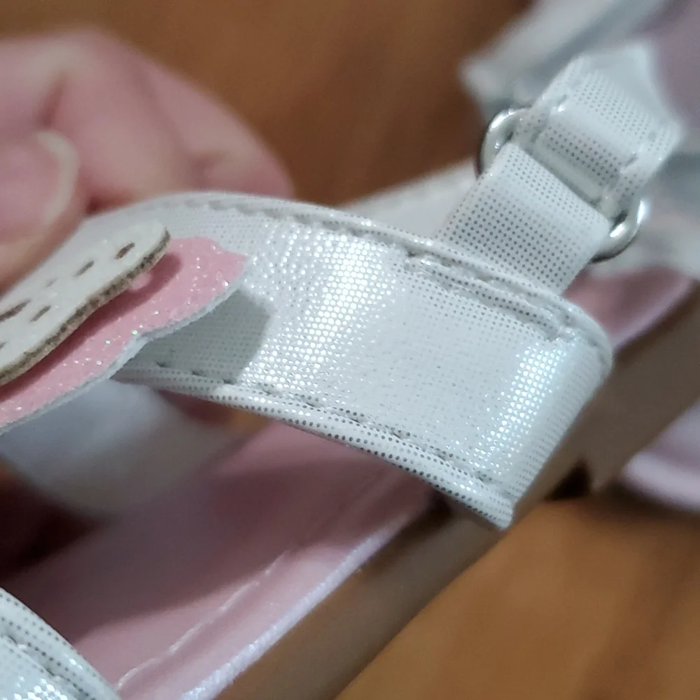Wonder Nation butterfly‎ sandals white and pink
